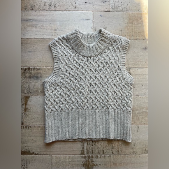 Irelands Eye Size Medium Wool Cashmere Cropped Vest Cream Sleeveless Sweater - Picture 4 of 9